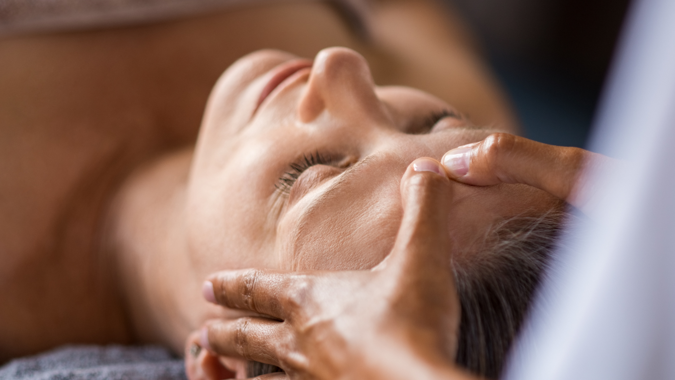The Complete Guide to Anti-Ageing Skincare: Tips, Ingredients & Routines That Actually Work
